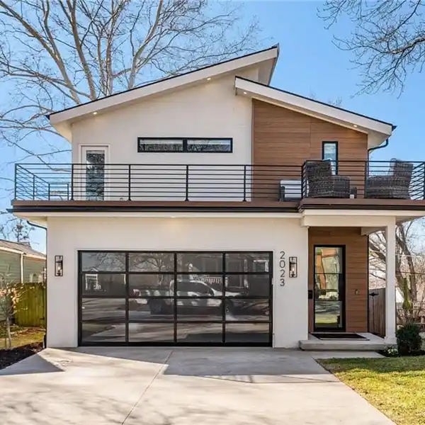 EXCEPTIONAL CUSTOM-BUILT HOME