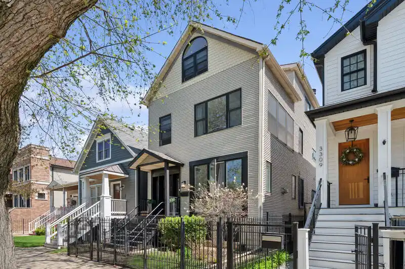 Charming Home in Prime Roscoe Village Location