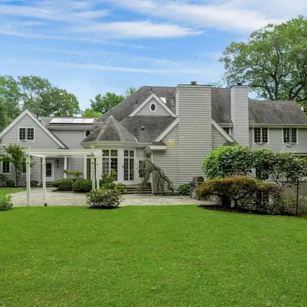 EXCEPTIONAL CUSTOM HOME ON 2.7 ACRES