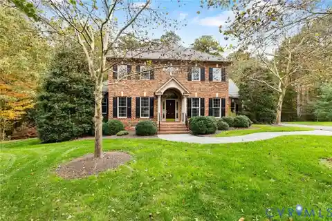 Tranquil Cul-De-Sac Living with Timeless Charm