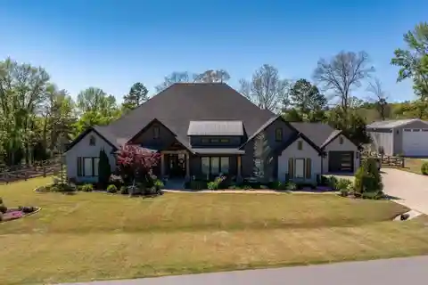 Gorgeous Home in a Gated Subdivision