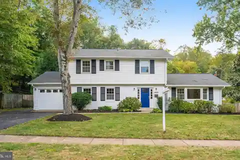 Charming Colonial Home in the Desirable Mantua Community