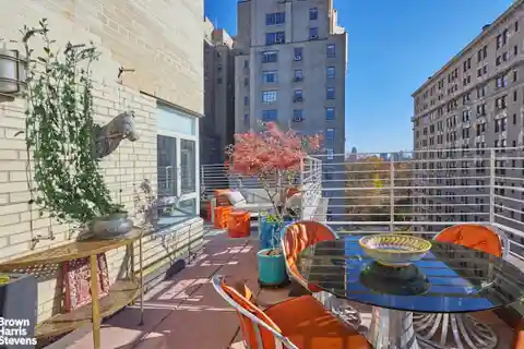 Rental Penthouse with Large Terrace