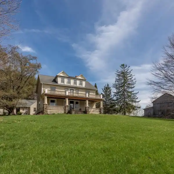 BANTAM LAKE GRAND DAME