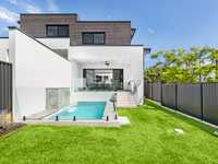 BRAND-NEW FAMILY DUPLEX