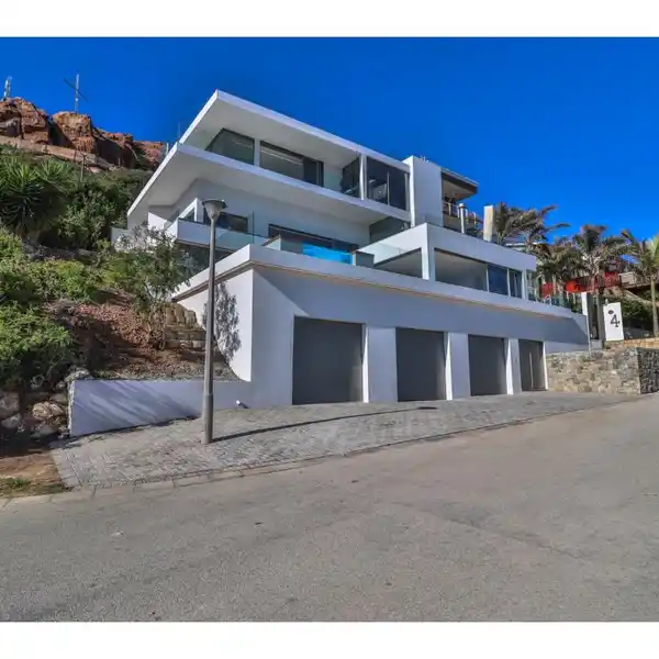 ICONIC BRAND NEW HOME