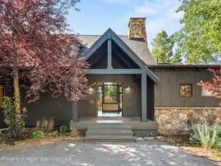 Timeless Mountain Charm with Modern Updates in a Top Community