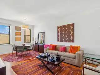 Beautifully Renovated One-bedroom Apartment