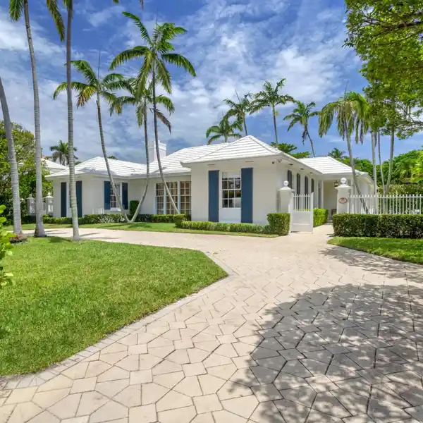 IMPECCABLY DESIGNED BERMUDA RESIDENCE