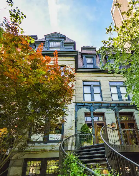 TOTAL RESTORATION OF A FABULOUS GOLD COAST 1898 ROW HOUSE