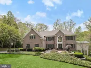 Stunning Entertainer’s Dream on Private Lot