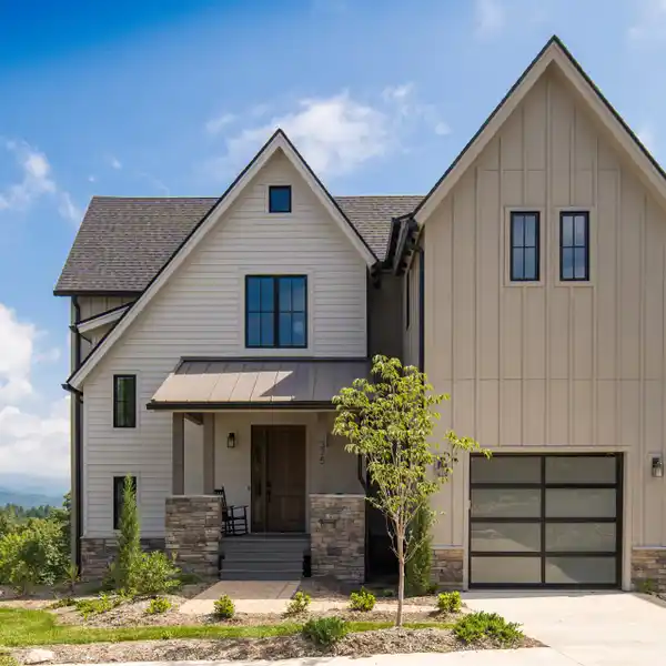 NEW CONSTRUCTION IN THE PRESTIGIOUS BLUE RIDGE MOUNTAIN CLUB