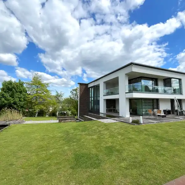 HIDDEN JEWEL IN THE MIDDLE OF NATURE