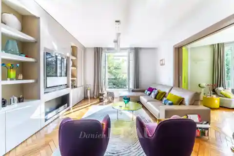 Beautifully Renovated, Spacious Urban Family Retreat