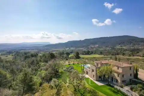 Peaceful Luxury Property with Commanding Views