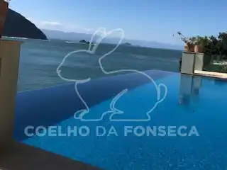 Expansive Property with Amazing Sea View