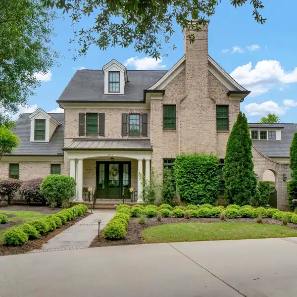 LUXURY LIVING IN THE HEART OF LANDFALL