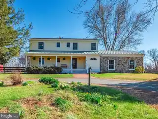 Rare 10-acre Estate