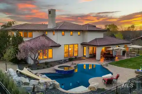 Luxury Home with Exquisite Open View