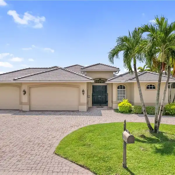 METICULOUSLY MAINTAINED HOME IN PALMETTO POINT