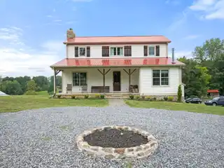 Idyllic Five-Acre Retreat in Leipers Fork