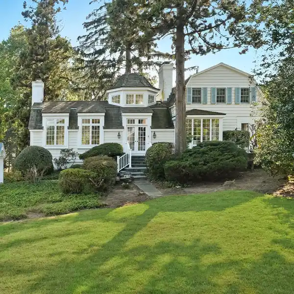 DISTINGUISHED COLONIAL REVIVAL RESIDENCE