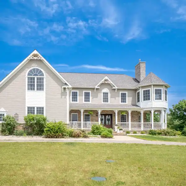 VICTORIAN FARMHOUSE ON 12 ACRES