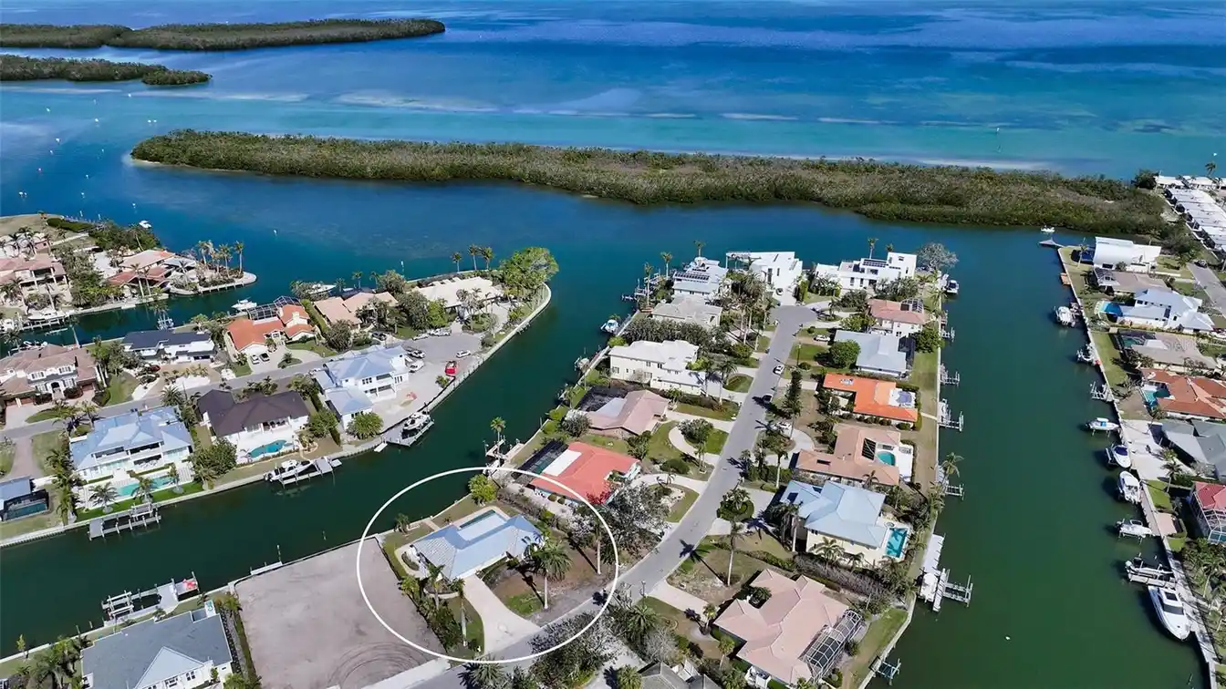 Beautiful Waterfront Home in Emerald Harbor
