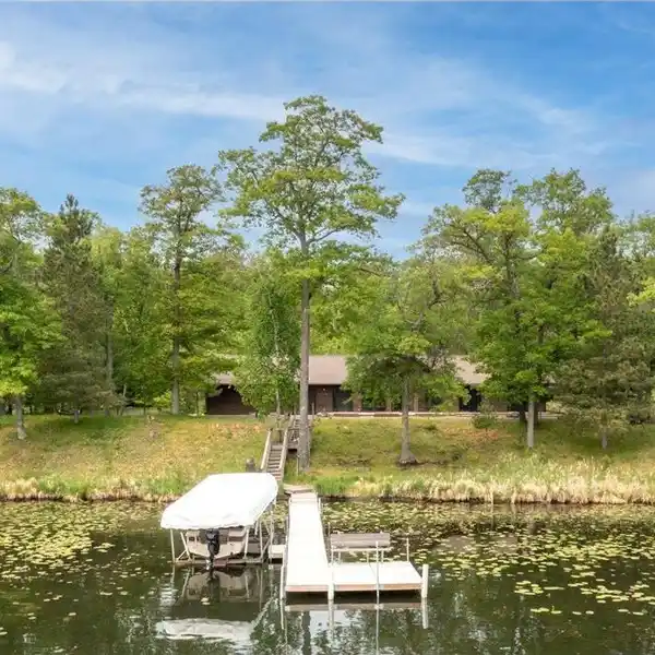 INCREDIBLE PROPERTY ON SPIDER LAKE