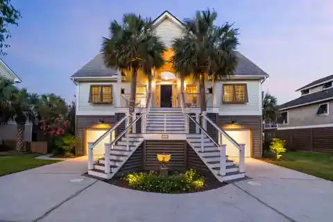 Distinguished Residence in Sought-after Oak Island