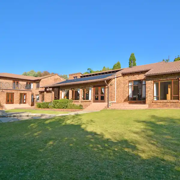 ENTERTAINERS HOME PLUS COTTAGE