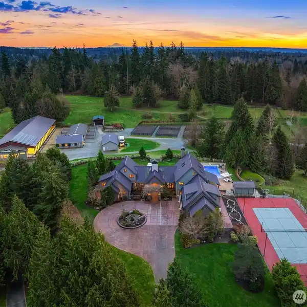 UNPARALLELED RESORT-STYLE PRIVATE ESTATE