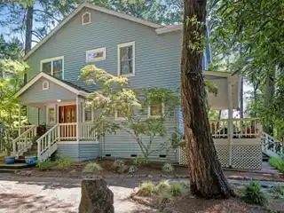 Charming Farmhouse in West Dry Creek
