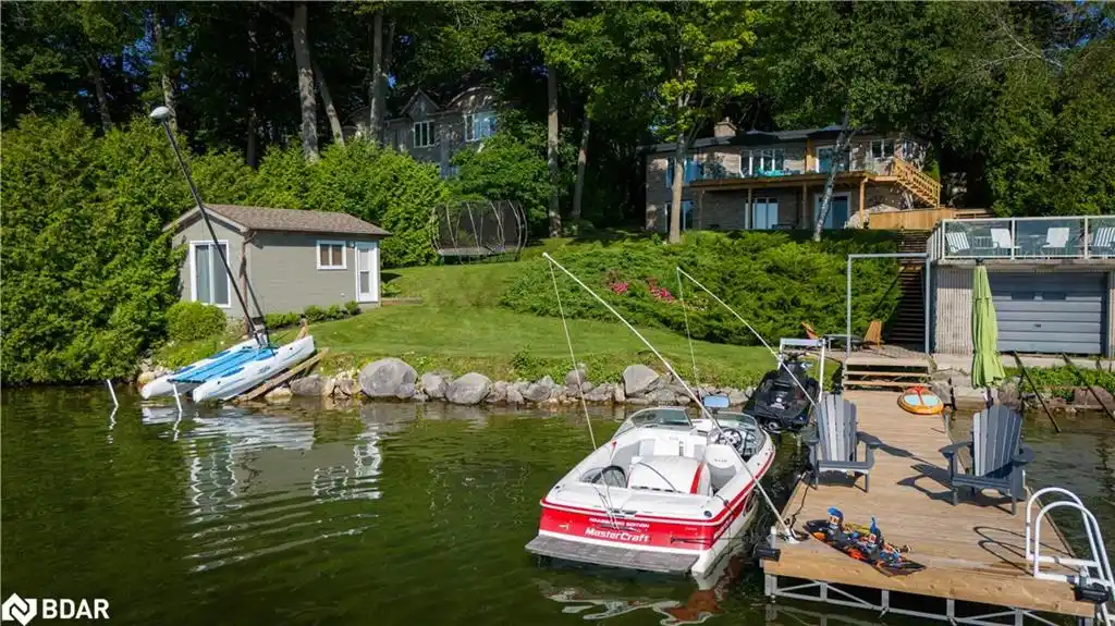 Exceptional Waterfront Retreat