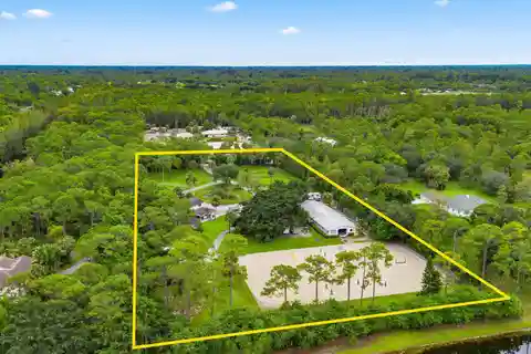 Equestrian Dream Home in Desirable Gated Community