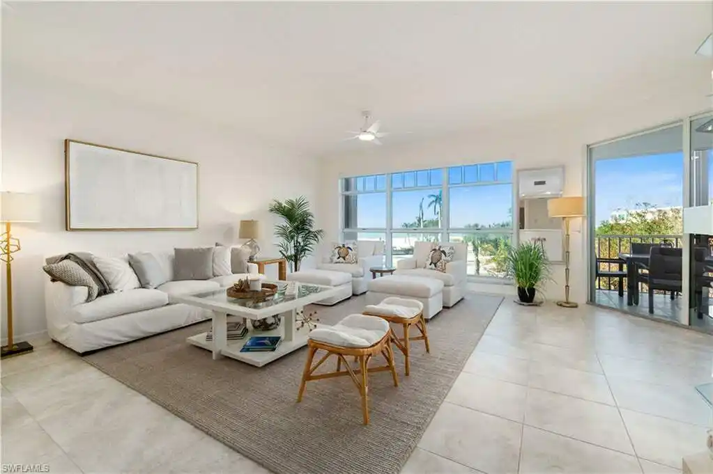 Beautifully Updated Condo with Breathtaking Gulf Views