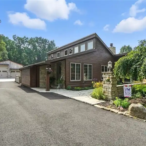FABULOUS 6.5-ACRE COMPOUND