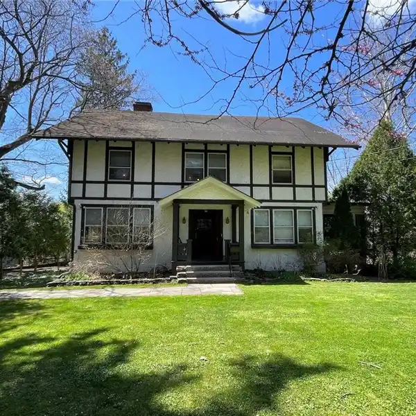 EXCEPTIONAL ARTS & CRAFTS PERIOD HOME