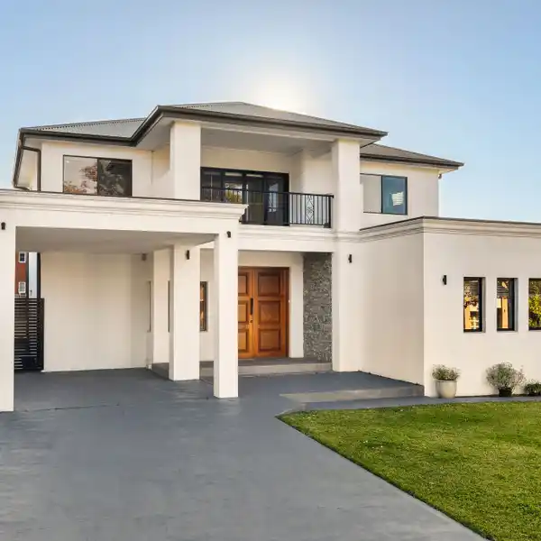 STATEMENT FAMILY RESIDENCE WITH A VERSATILE LAYOUT