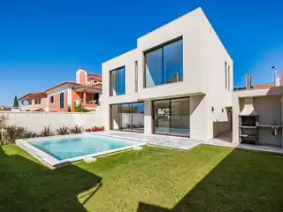 Four Bedroom Villa in Aldeia De Juzo