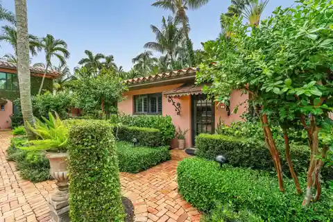 Lovely Condo in a Secluded Enclave