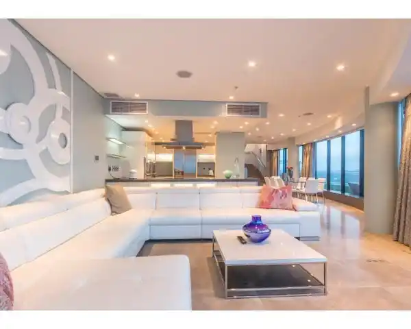 INCREDIBLE PENTHOUSE ON TOP OF THE WORLD