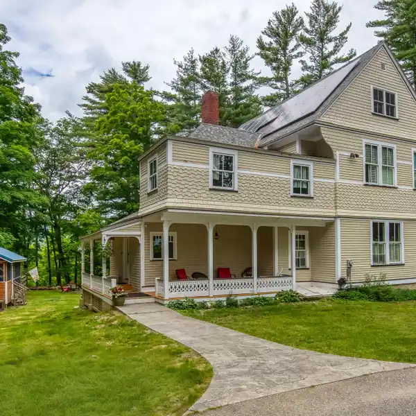 HISTORIC VICTORIAN HOME IN CONWAY, NH