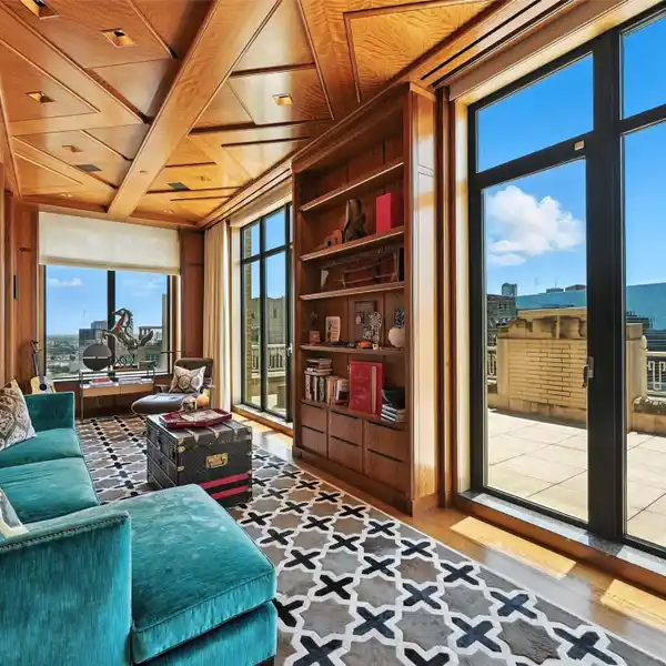 RITZ-CARLTON FULL FLOOR PENTHOUSE WITH CAPTIVATING VIEWS