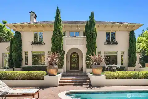 A Splash of Hollywood in Coveted Mt Baker