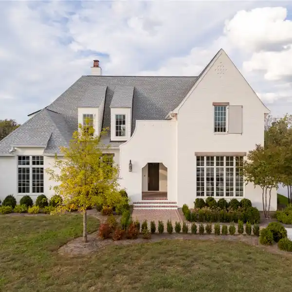 NEW CONSTRUCTION IN SOUGHT-AFTER EASTMANS PRESERVE