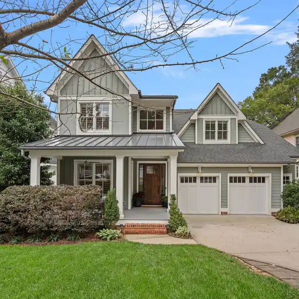 TIMELESS ELEGANCE WITH MODERN SUSTAINABILITY