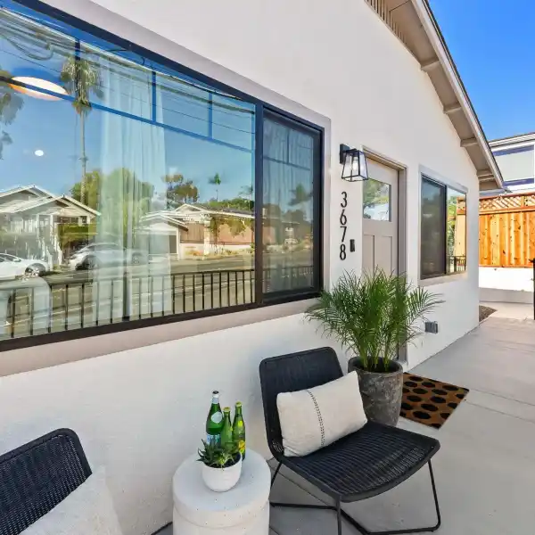 SOPHISTICATED LUXURY HOME