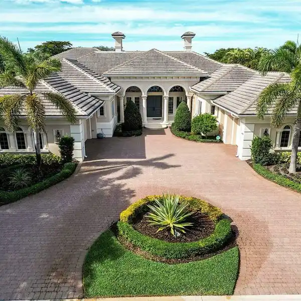 CUSTOM ESTATE HOME IN THE EXCLUSIVE OAK BROOK NEIGHBORHOOD