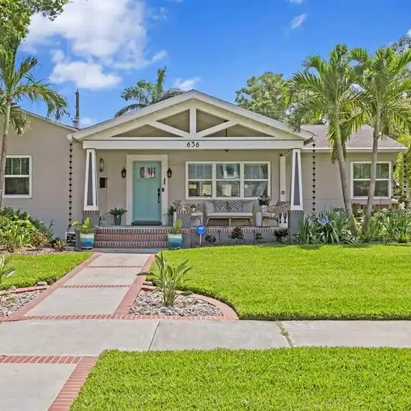 BEAUTIFULLY RENOVATED BUNGALOW